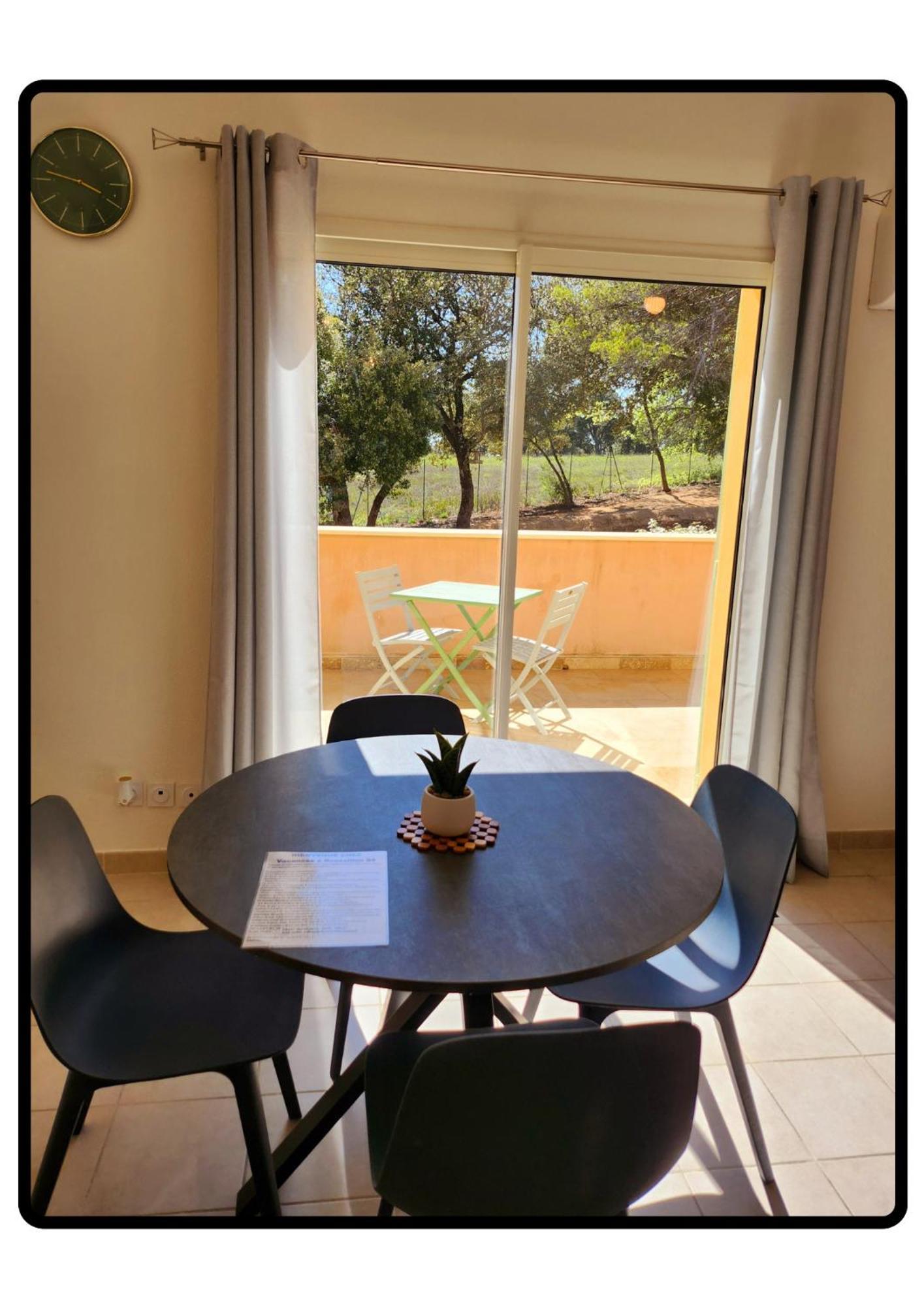 Roussillon Apartment *